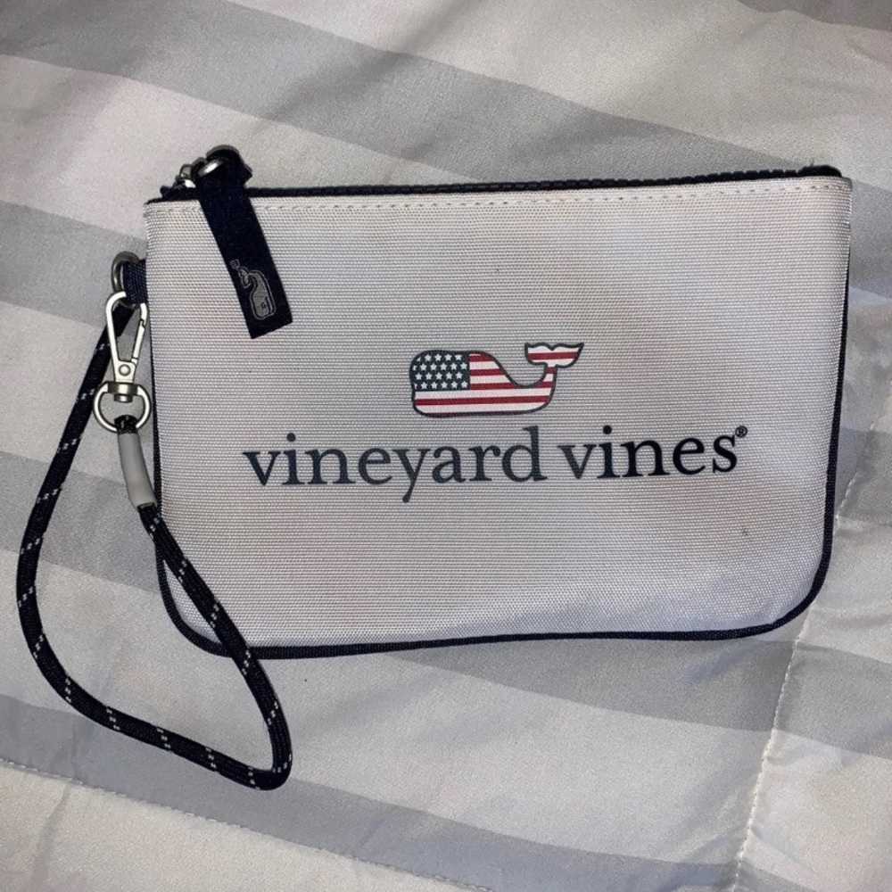 Wristlet Vineyard Vines
